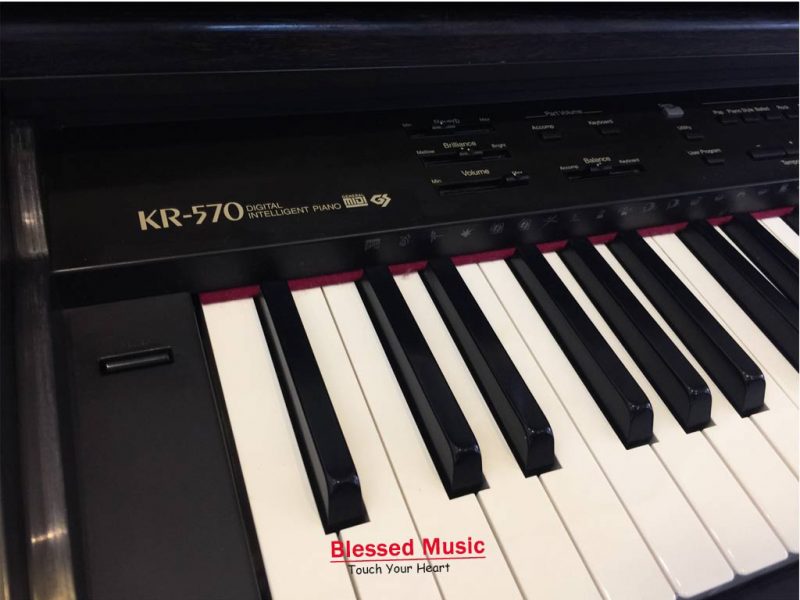 Đàn Piano Điện Roland KR 570