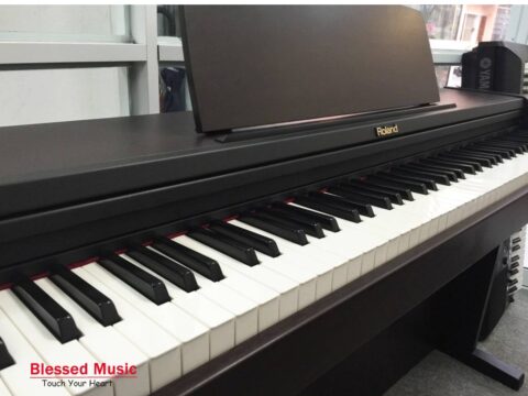 Bán piano Roland MP 101