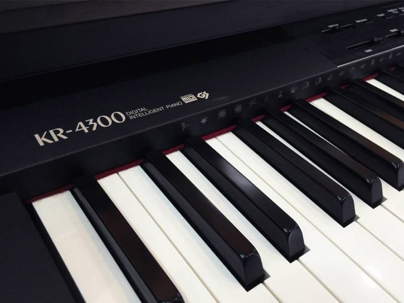 Đánh Giá Đàn Piano Điện Roland KR 4300