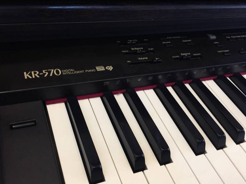 Đánh Giá Đàn Piano Điện Roland KR 570