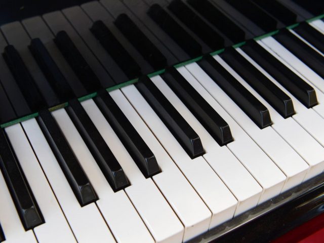 Cách Phân Biệt Các Loại Bàn Phím Đàn Piano