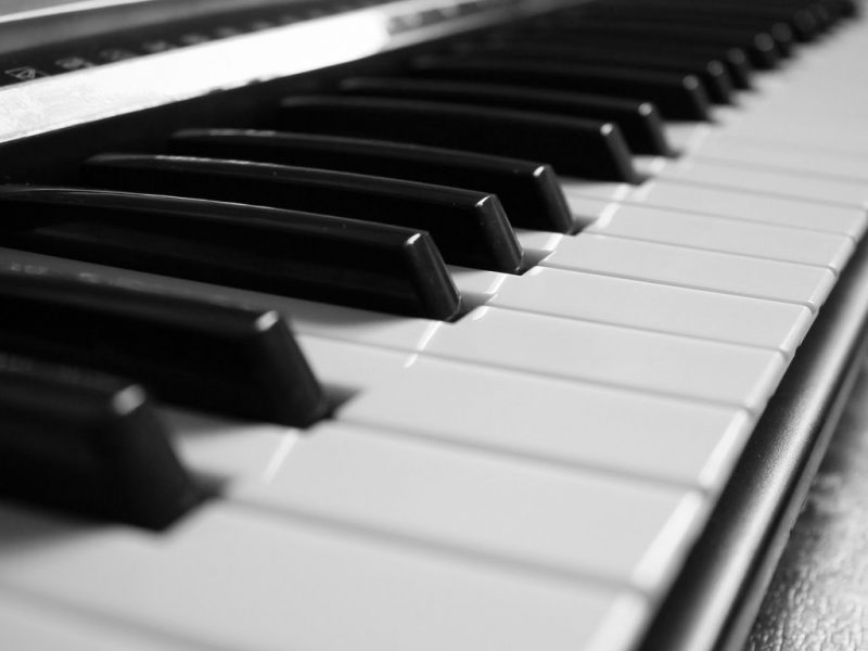 Cách Vệ Sinh Bàn Phím Nhựa Của Đàn Piano