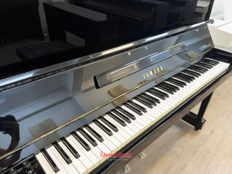Đàn Piano Yamaha E502