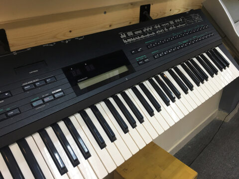 Đàn Organ Yamaha DX 7II