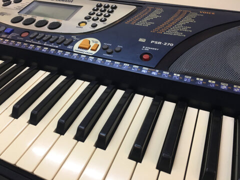 Đàn Organ Yamaha PSR 270