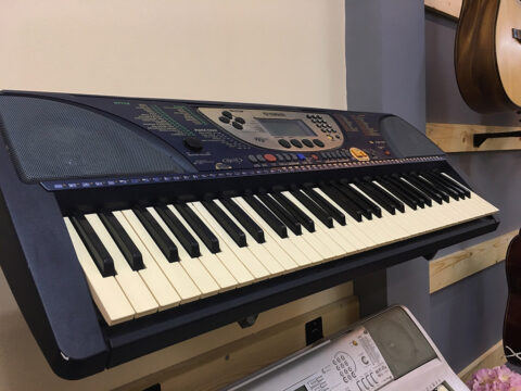 Đàn Organ Yamaha PSR 270