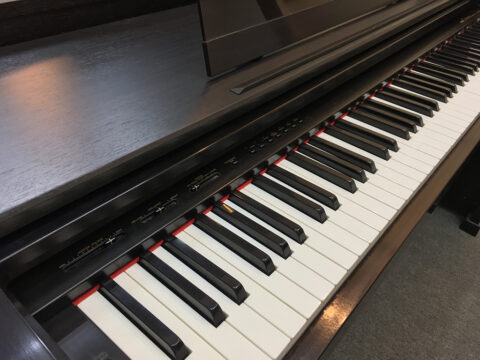 Đàn Piano Điện Yamaha CLP 570