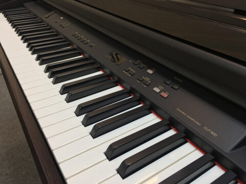 Đàn Piano Điện Yamaha CLP 820