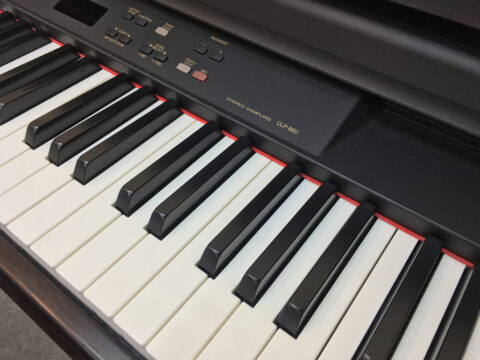 Đàn Piano Điện Yamaha CLP 860