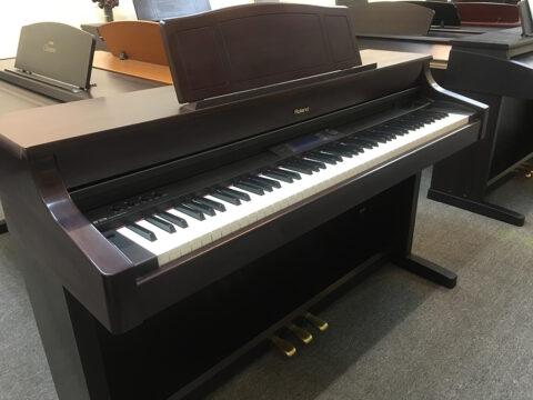 Đàn Piano Điện Roland HP 557 R