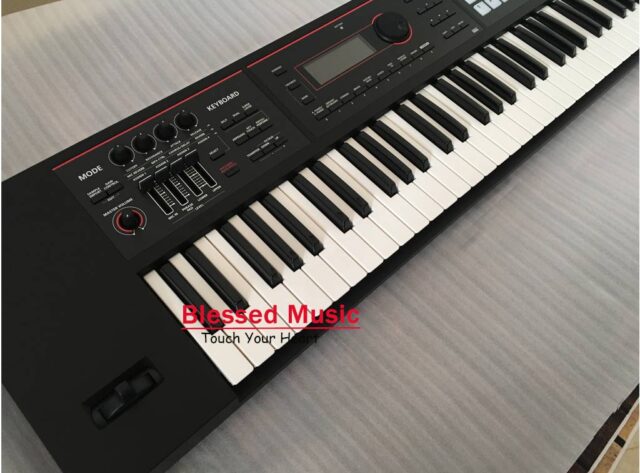 Đàn Roland XPS 30