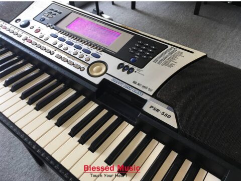 Alternative view of Đàn Organ Yamaha PSR 550