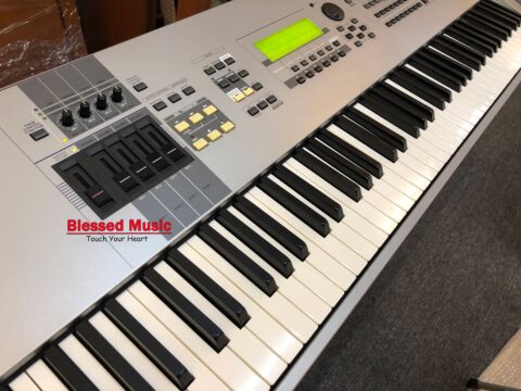 Alternative view of Đàn Piano Điện Yamaha Motif 8