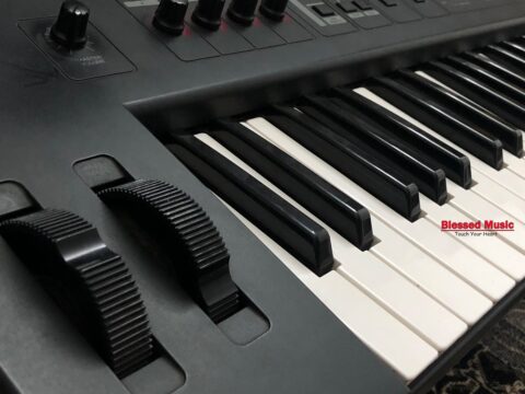 Alternative view of Đàn Yamaha MX 61