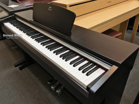đàn piano điện Yamaha YDP 135