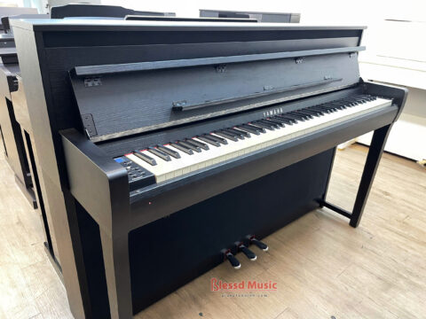 Đàn Piano điện Yamaha CLP 685B