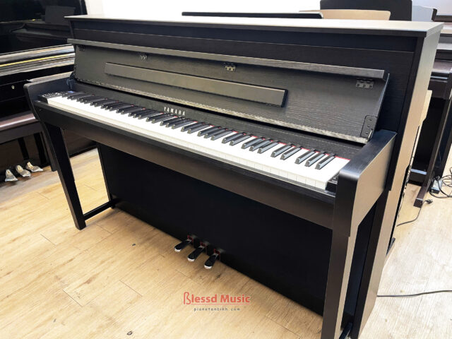 Đàn Piano điện Yamaha CLP 685B