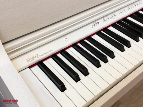 Đàn Piano điện Roland HP 605 WH