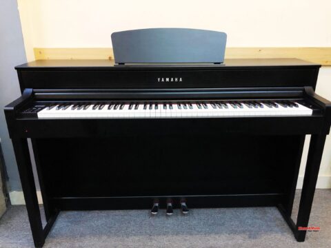 Đàn Piano điện Yamaha CLP 535B