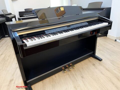 đàn piano điện Yamaha CLP 240 pe