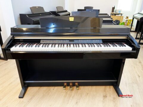 đàn piano điện Yamaha CLP 240 pe