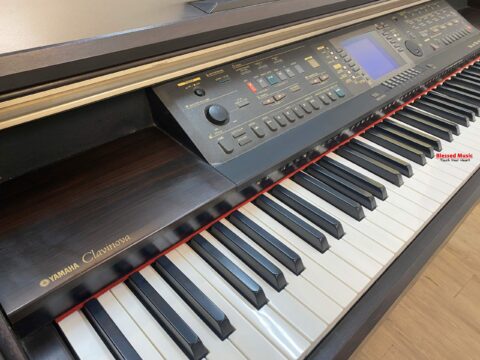 Đàn Piano điện Yamaha CVP 203