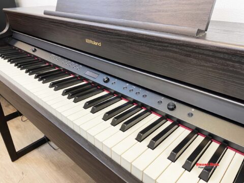 Đàn Piano điện Roland HP 702 DR