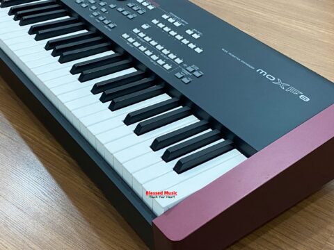 Đàn Piano điện Yamaha moxf 8