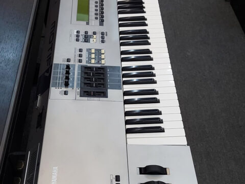 đàn Yamaha motif 7