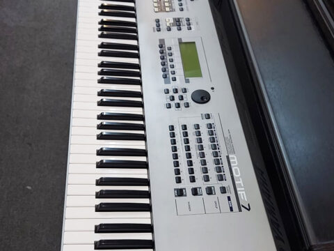 đàn Yamaha motif 7