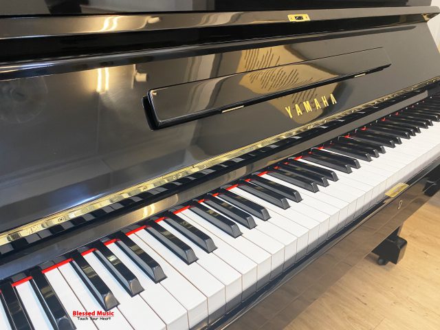 Piano cơ Yamaha u1f