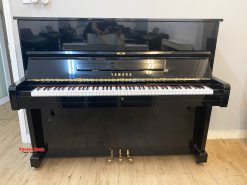 Piano cơ Yamaha u1f
