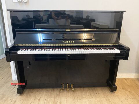 Piano cơ Yamaha u1f