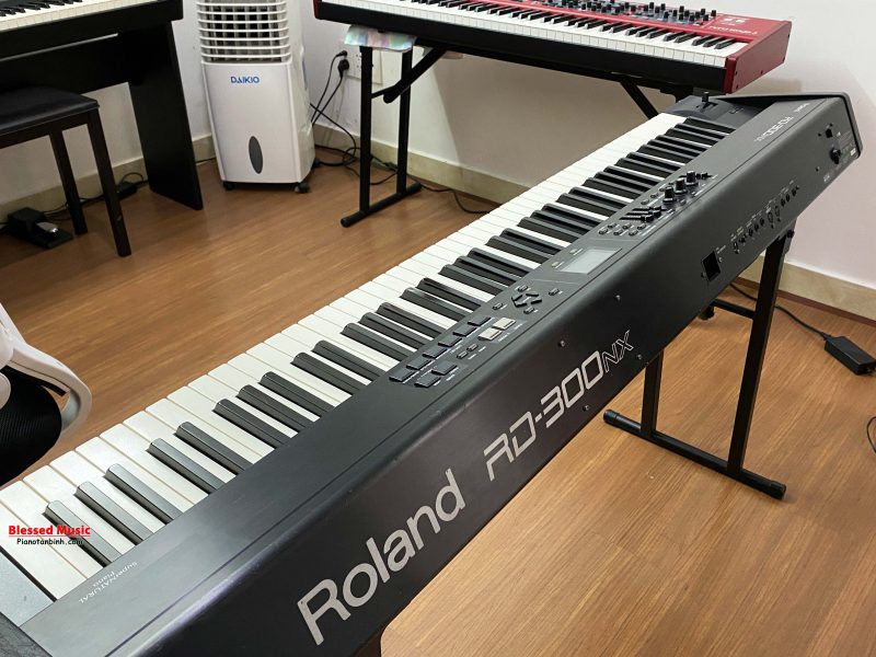 đàn piano Roland RD 300 NX