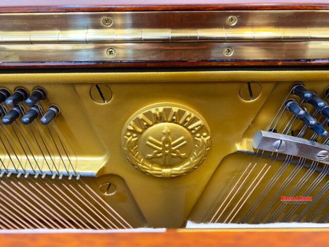 Bộ máy bên trong Yamaha W104