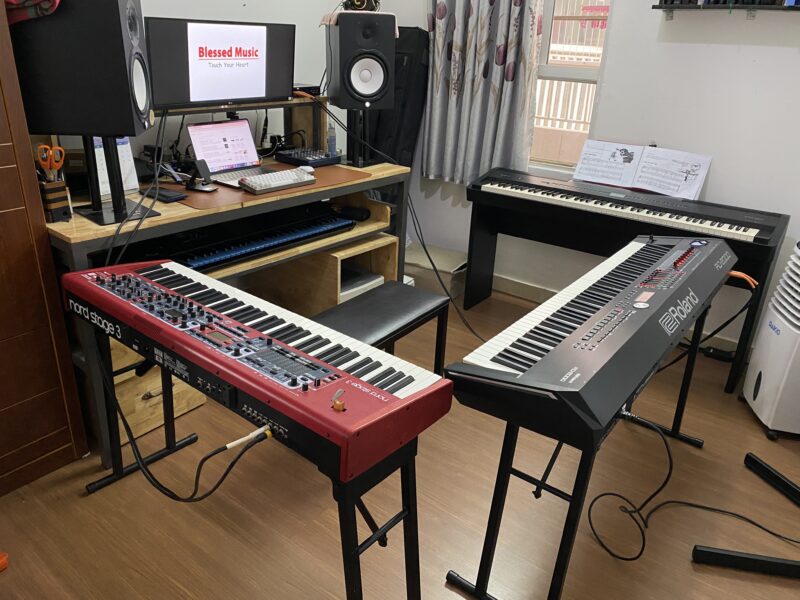 Roland RD 2000 vs Nord Stage 3
