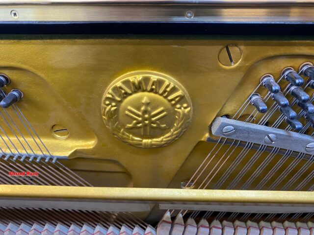 đàn piano cơ Yamaha U1G