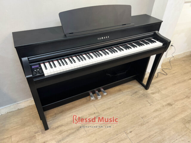 Đàn Piano điện Yamaha CLP 745B