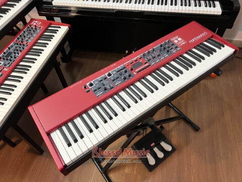 Đàn Nord Piano 5 73