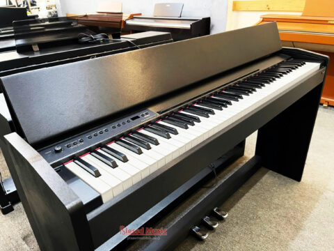 Đàn Piano điện Roland F110 SB