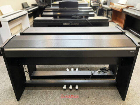 Đàn Piano điện Roland F110 SB