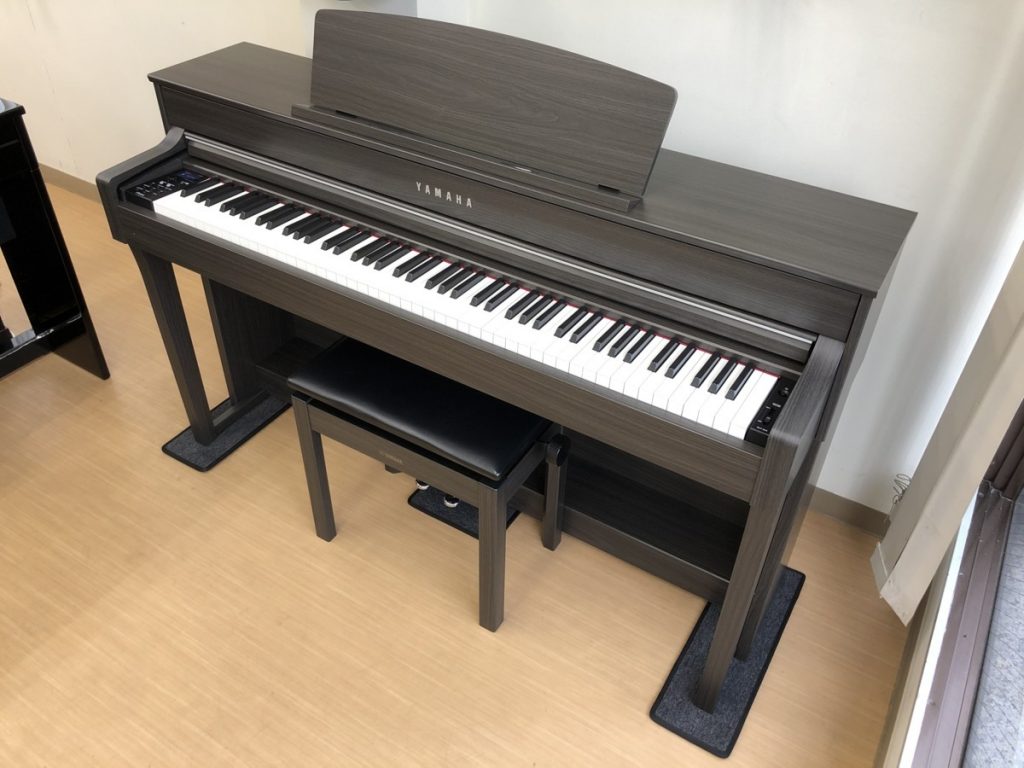 Đàn Piano điện Yamaha CLP 675 DW