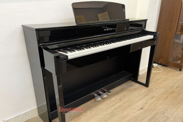 Đàn Piano Điện Yamaha CLP 575 PE