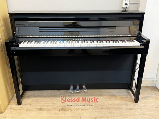 Đàn Piano Điện Yamaha CLP 585 PE