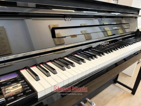 Đàn Piano Điện Yamaha CLP 585 PE