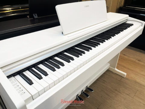 Đàn Piano điện Yamaha YDP 144 WH