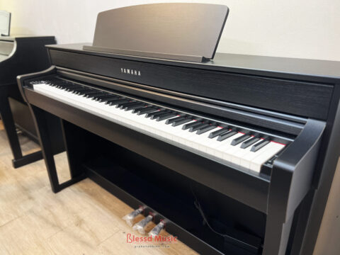Đần Piano điện Yamaha CLP 745B