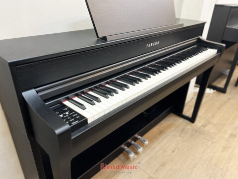 Đần Piano điện Yamaha CLP 745B