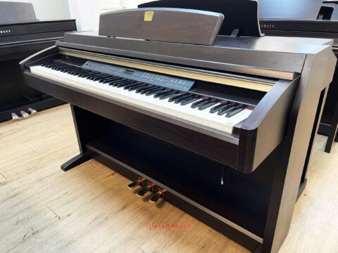 Đàn Piano điện Yamaha CLP 240R
