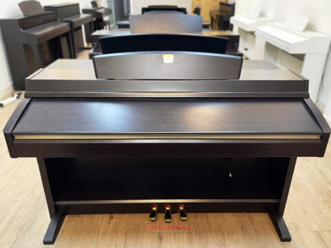 Đàn Piano điện Yamaha CLP 240R